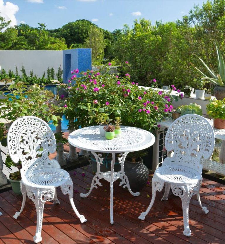 Crown Chair – Elegant Cast Aluminium Dining Chair - Élan Distributors